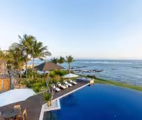 Villa Tirtha Bayu I, Villa am Strand